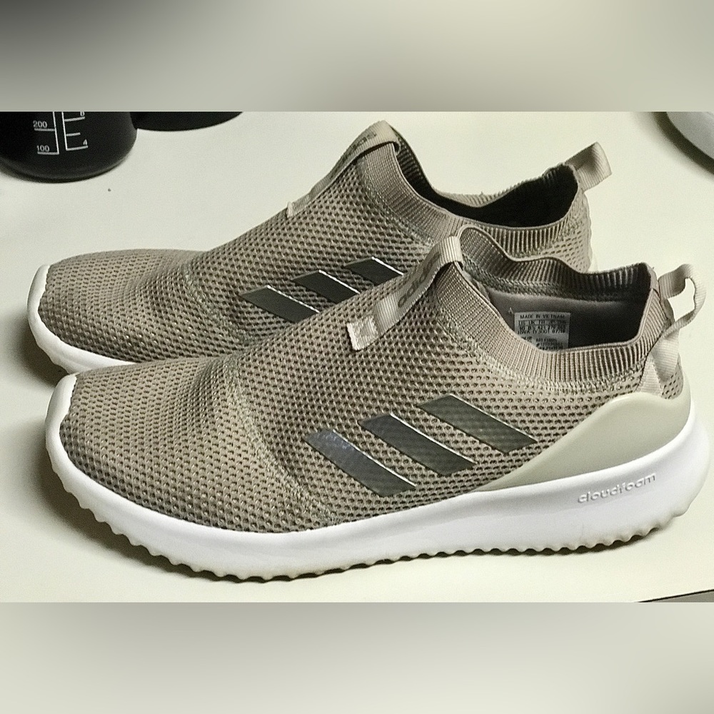Men’s 10 Grey Mesh Foam Rubber ADIDAS CLOUDFOAM Slip On Shoes